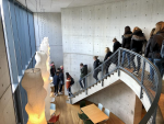 in Tadao Andos Konferenzpavillon 